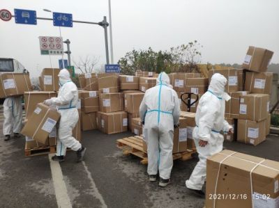“虞”你偕行 共克时艰——九州酷游医药下属浙江九州酷游药业向上虞捐赠12000套防疫物资！